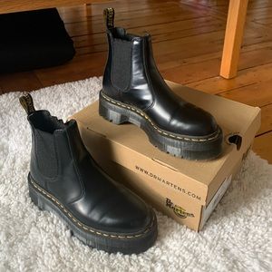 Dr. Martens 2976 Platform Chelsea Boots